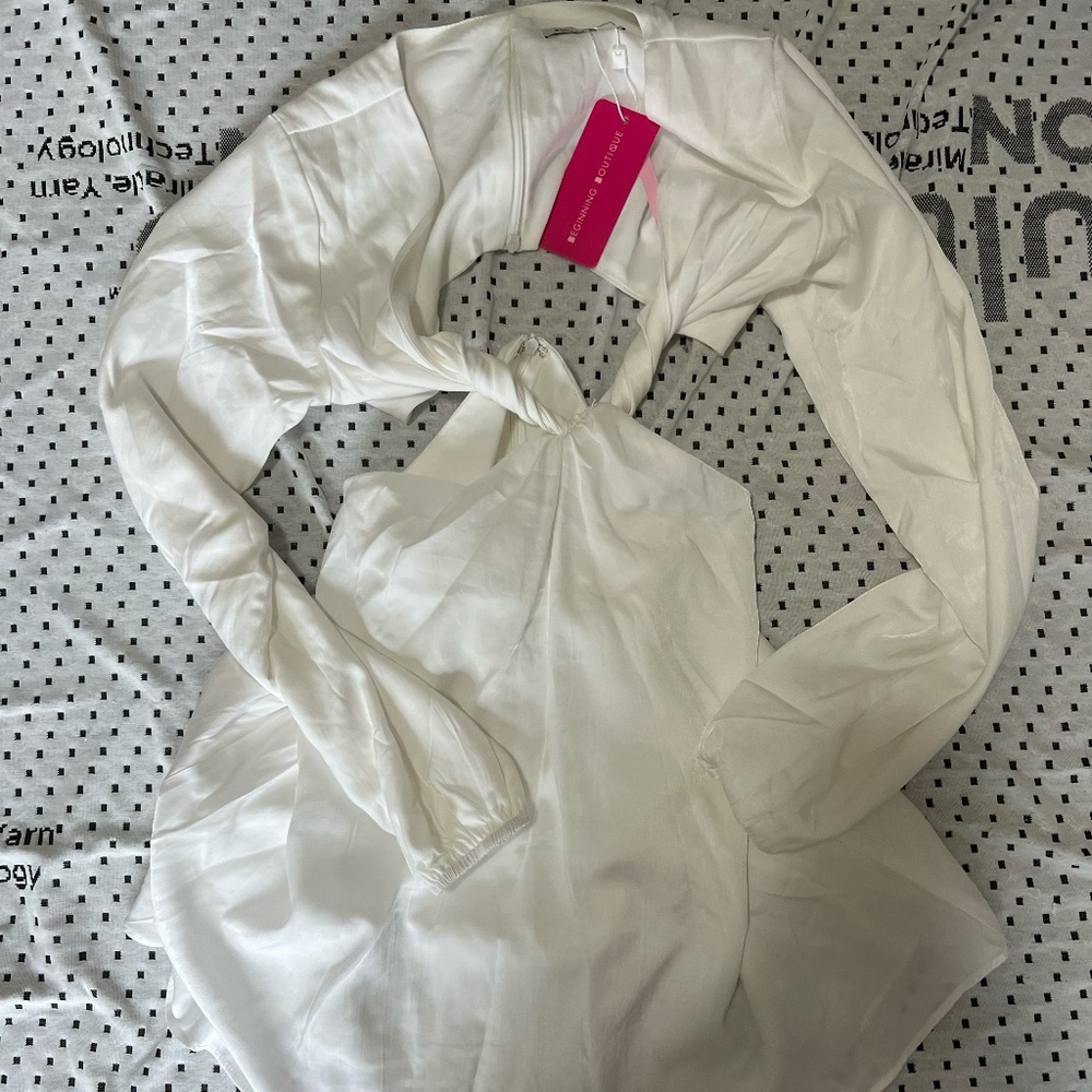 NWT Beginning Boutique Mars Twist Mini Dress